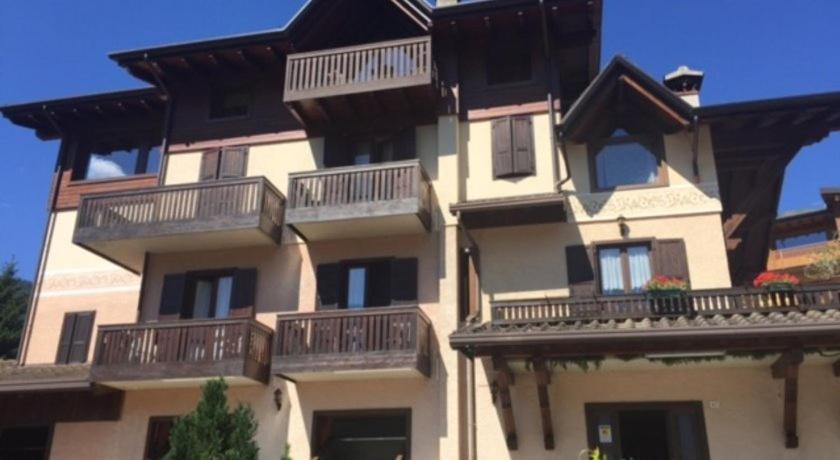 Albergo Quai Monno Eksteriør bilde